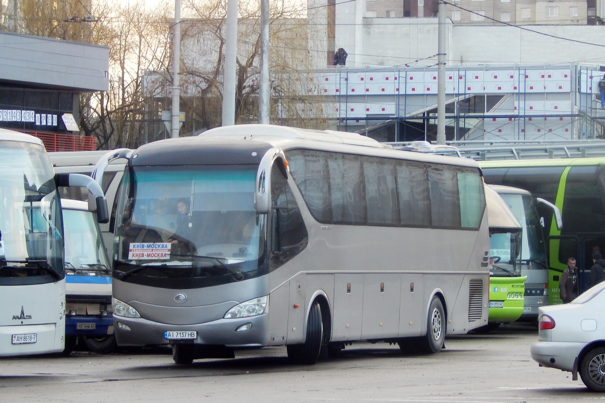 Киевская область, Yutong ZK6129H № AI 7137 HB