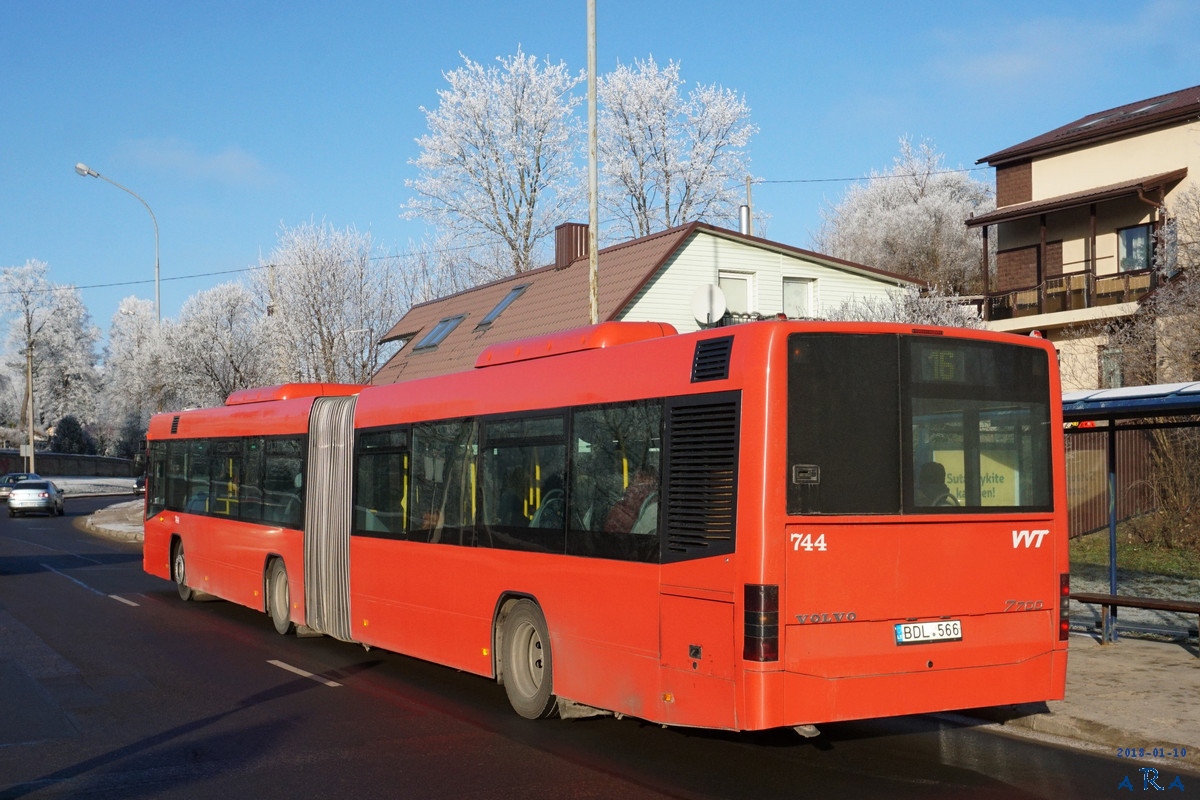 Литва, Volvo 7700A № 744