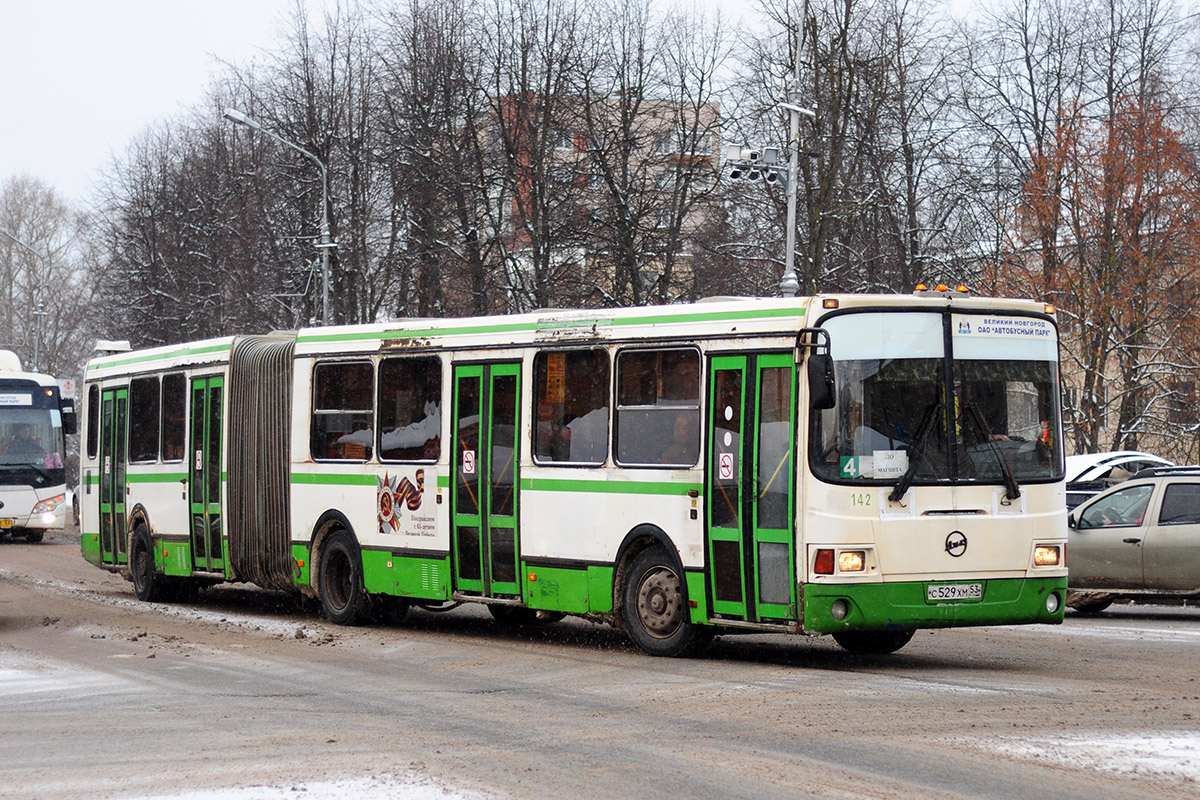 Novgorod region, LiAZ-6212.00 # 142