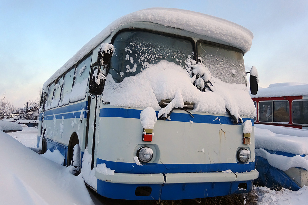 Sakha (Yakutia), LAZ-695T # Х 449 АУ 14