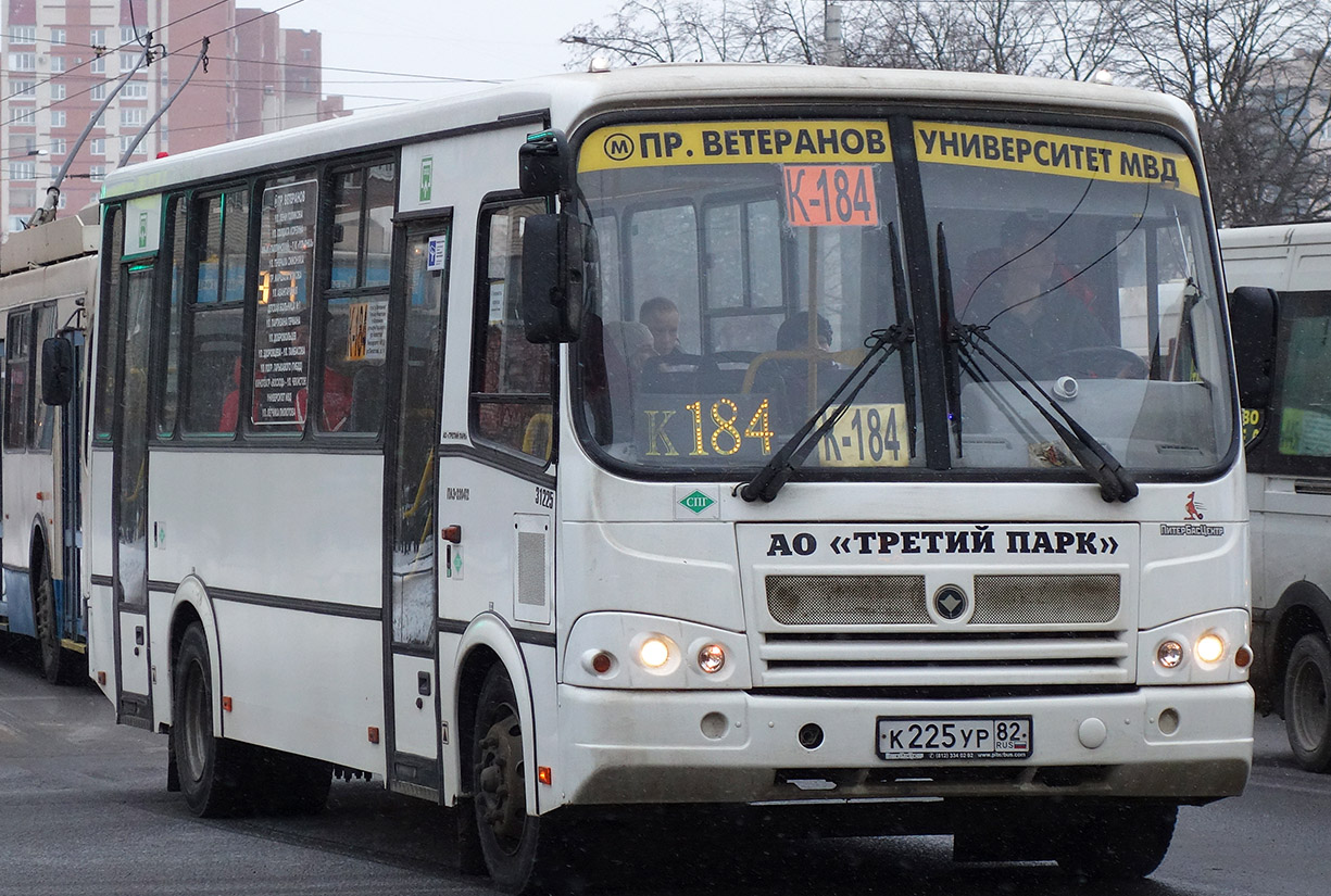 Санкт-Петербург, ПАЗ-320412-14 № К 225 УР 82