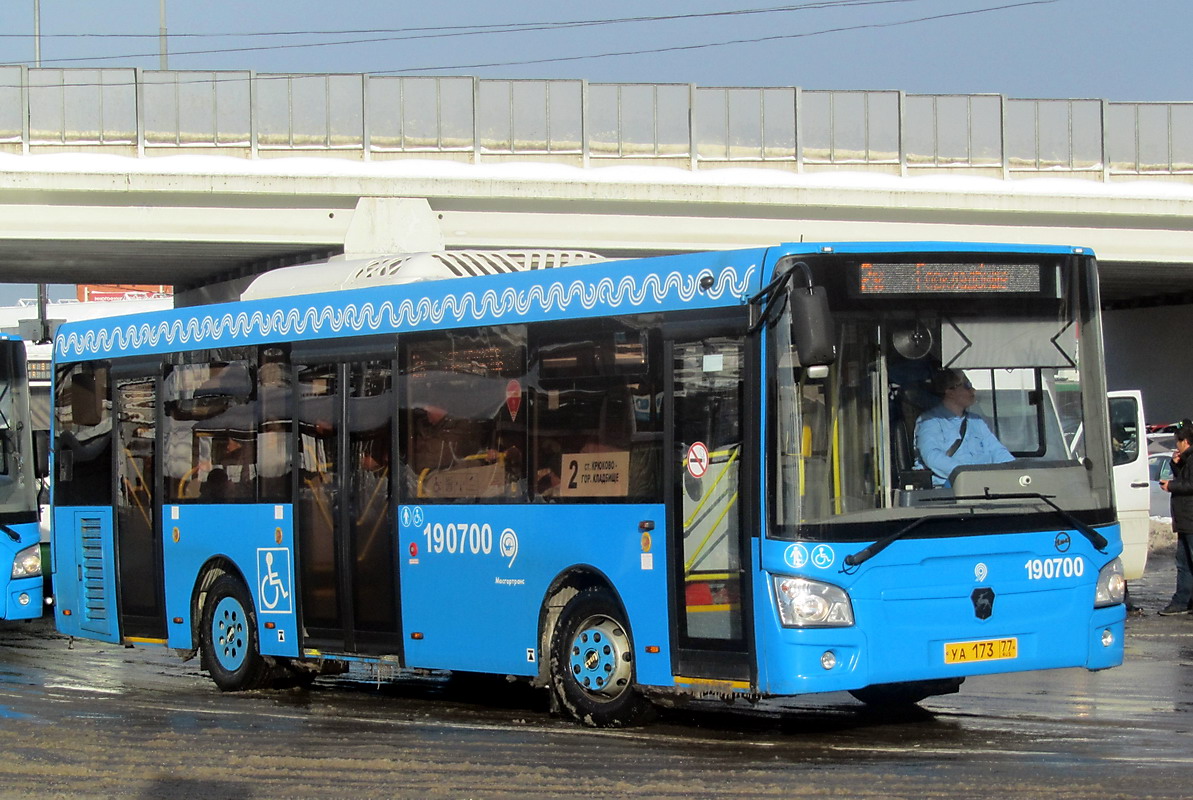 Moskau, LiAZ-4292.60 (1-2-1) Nr. 190700