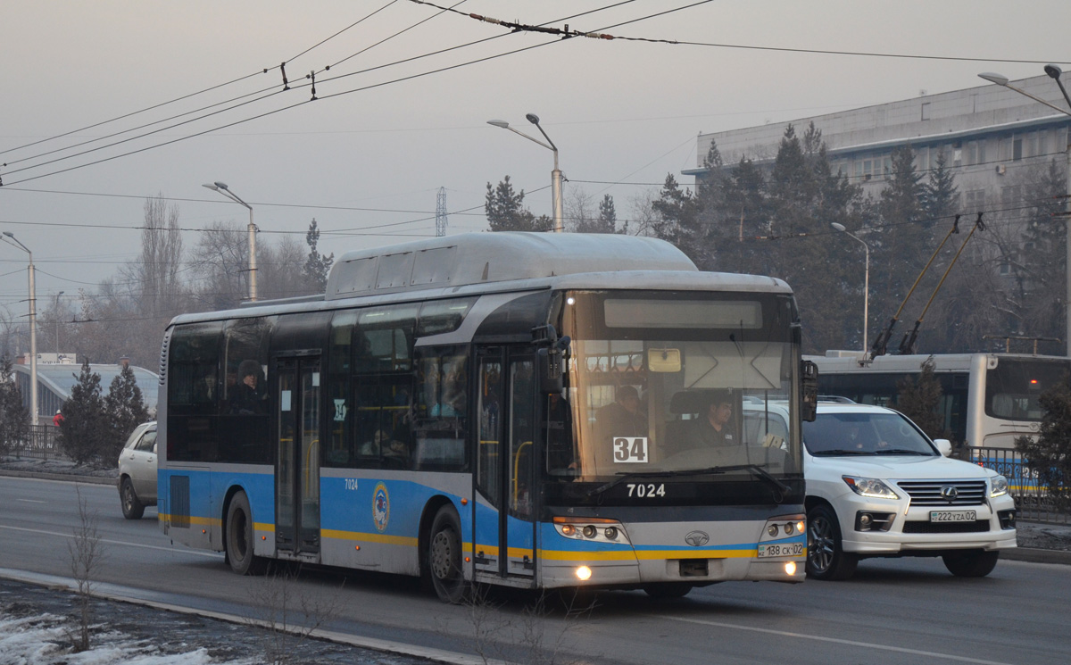 Алматы, Guilin Daewoo GDW6126CNG (СемАЗ) № 7024