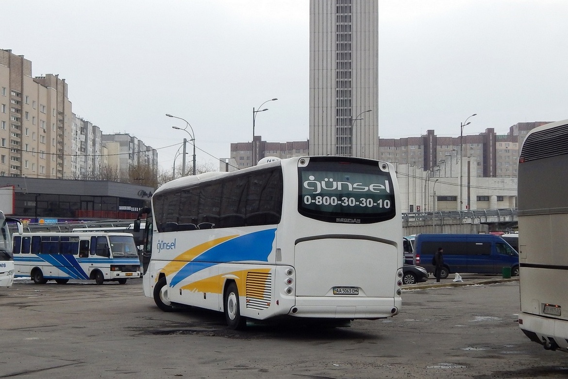 Киев, Neoplan P21 N2216SHD Tourliner SHD № AA 5063 OM