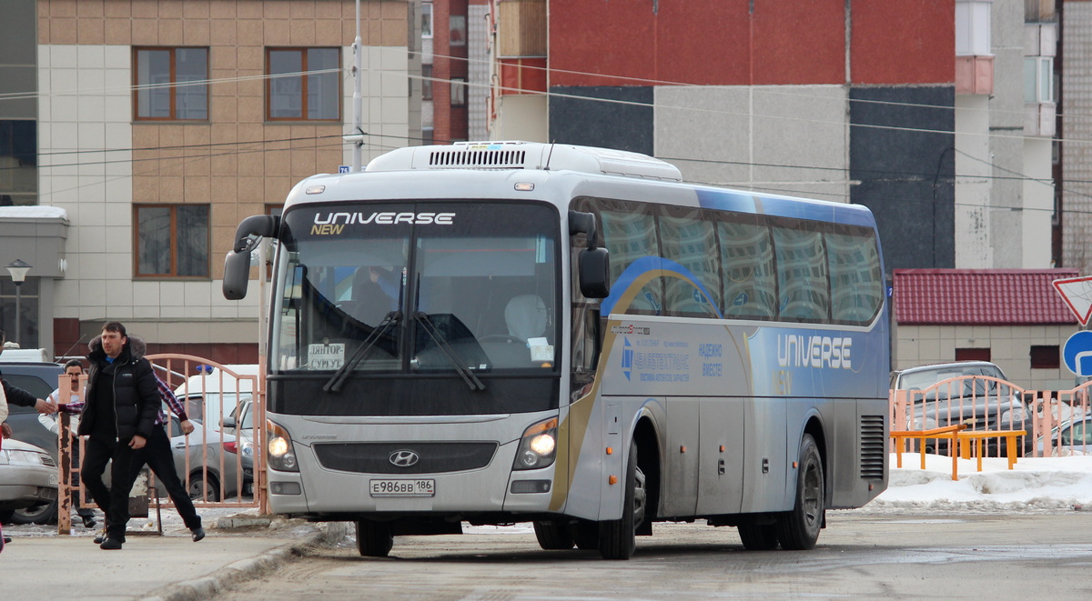 Ханты-Мансийский АО, Hyundai Universe Space Luxury № Е 986 ВВ 186