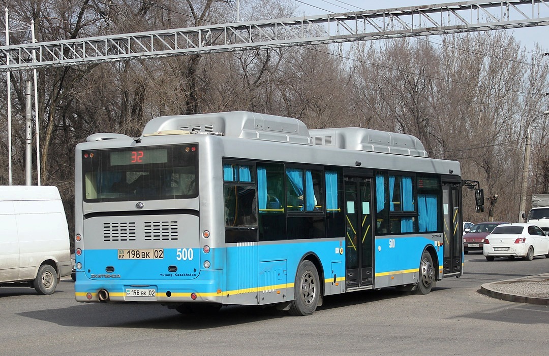 Автобус 500 остановки. Ютонг 6118. Yutong zk6118. Zk6118hga. Yutong zk6118hga вин.