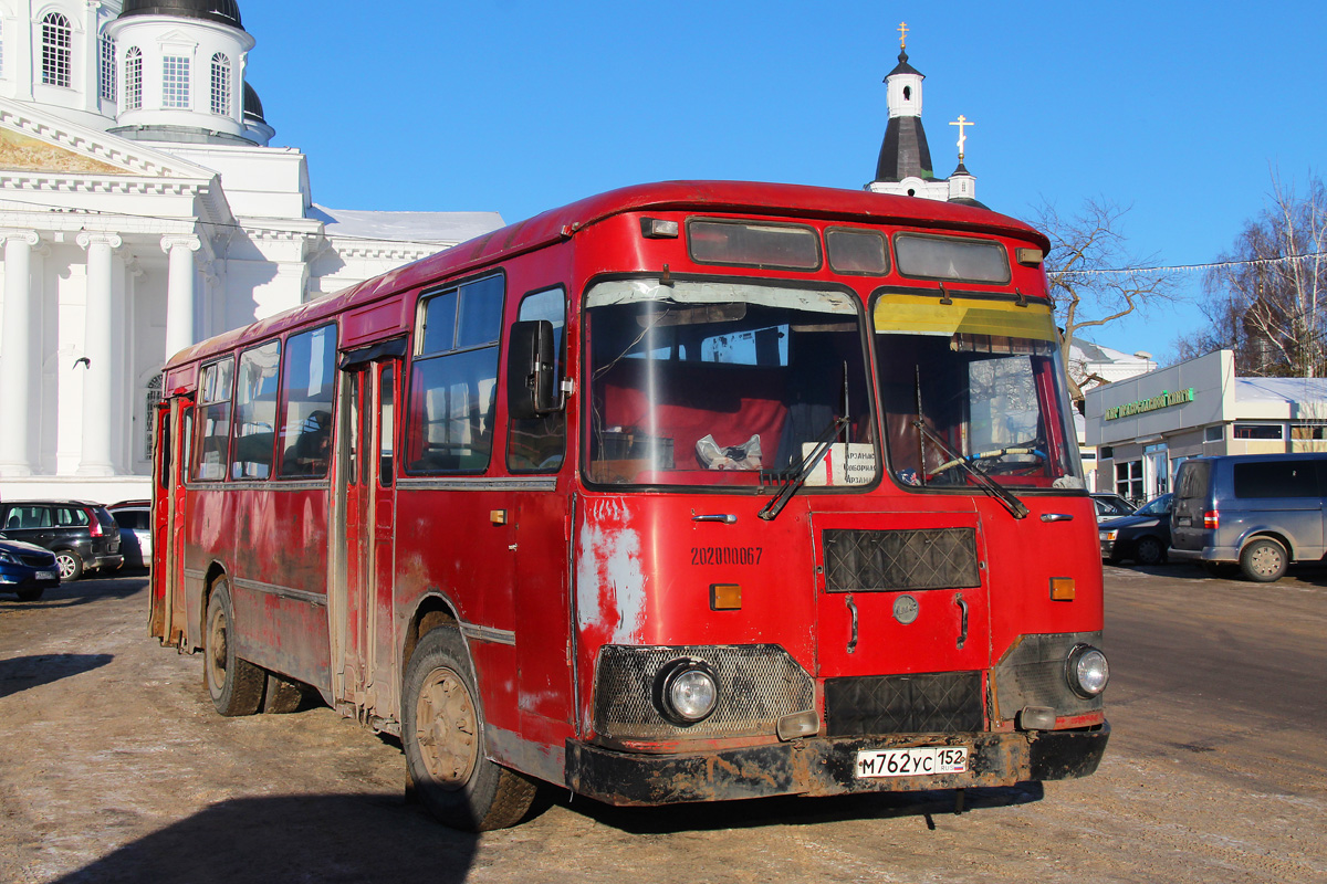 Красный автобус нижний. ЛИАЗ 677 Арзамас. ЛИАЗ 677 красный. ЛИАЗ-677 автобус в Арзамасе. ЛИАЗ 677 Нижний Новгород.