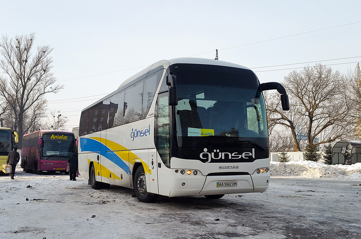 Киев, Neoplan P21 N2216SHD Tourliner SHD № AA 5062 OM