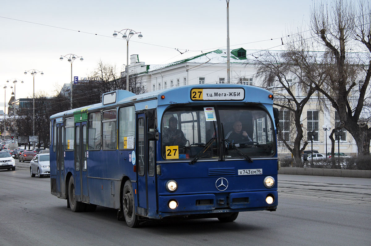 Sverdlovsk region, Mercedes-Benz O305 Nr. Х 743 ЕМ 96