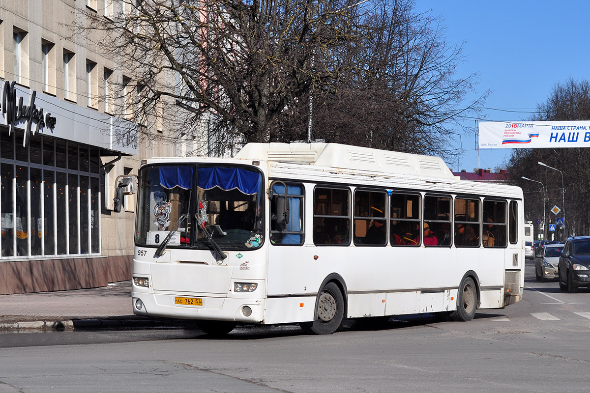 Новгородская область, ЛиАЗ-5293.70 № 957