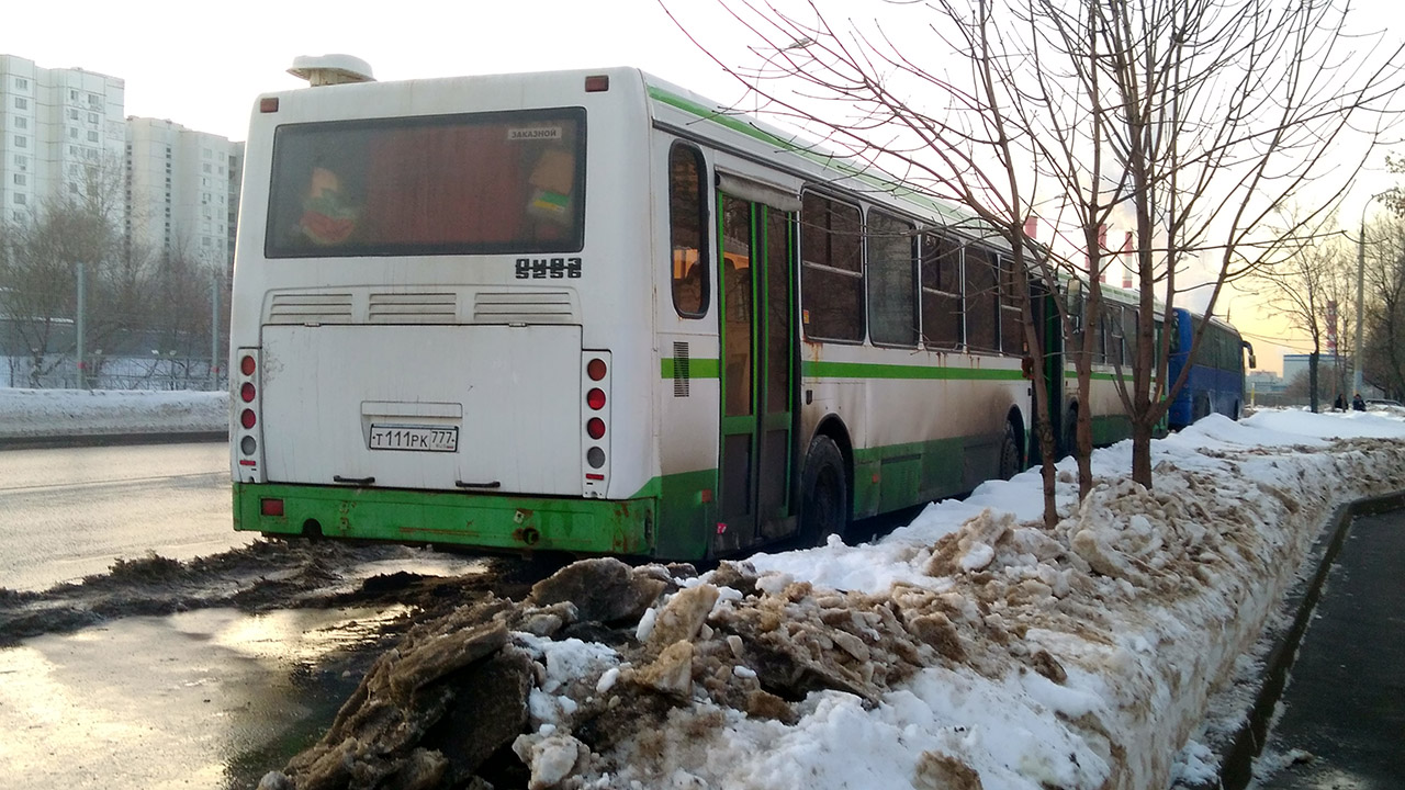 Moskau, LiAZ-5256.35-01 Nr. Т 111 РК 777