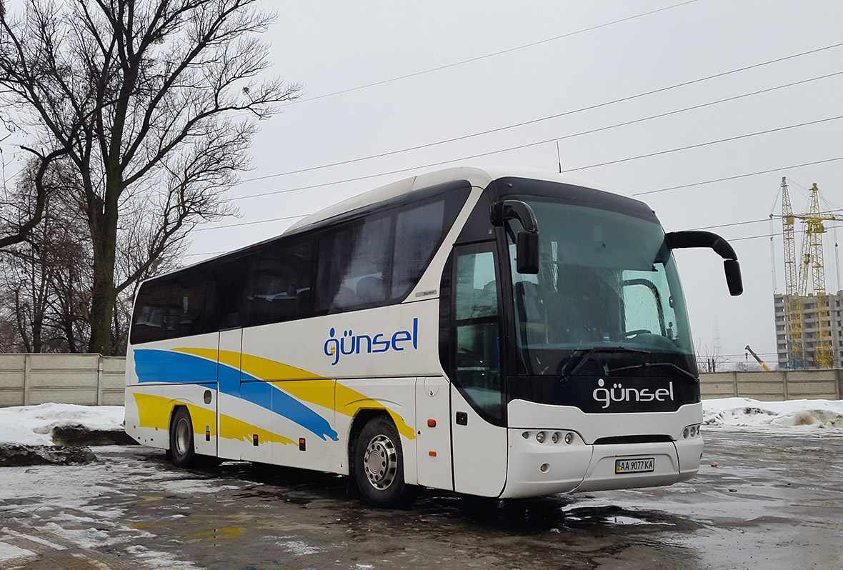 Киев, Neoplan P21 N2216SHD Tourliner № AA 9077 KA
