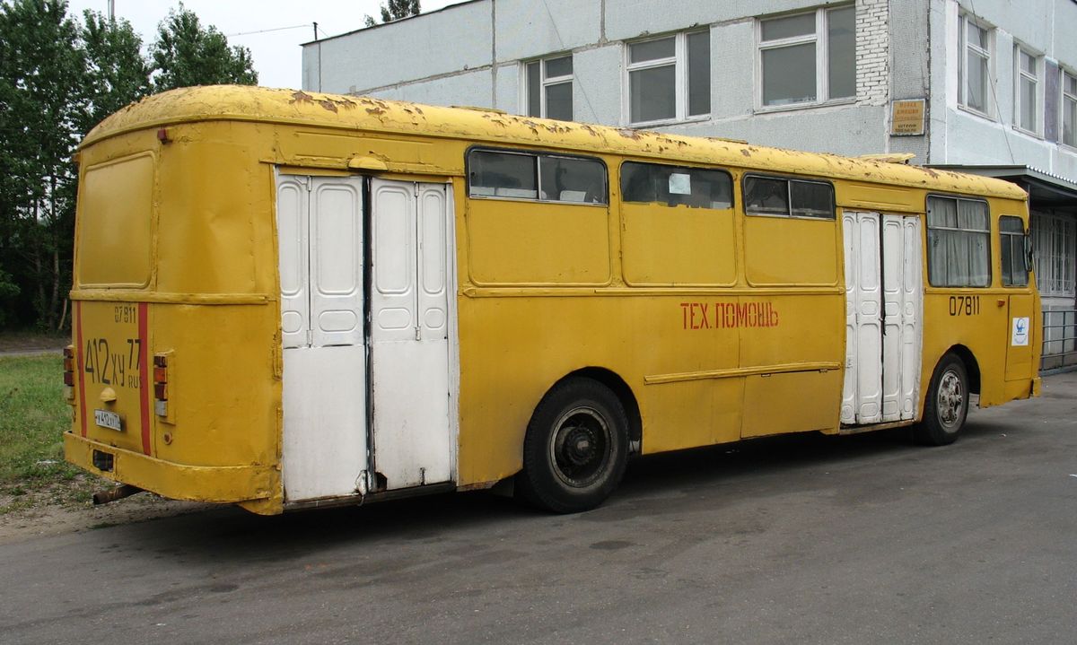 Moskau, LiAZ-677M Nr. 07811