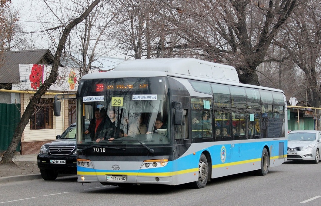 Алматы, Guilin Daewoo GDW6126CNG (СемАЗ) № 7010