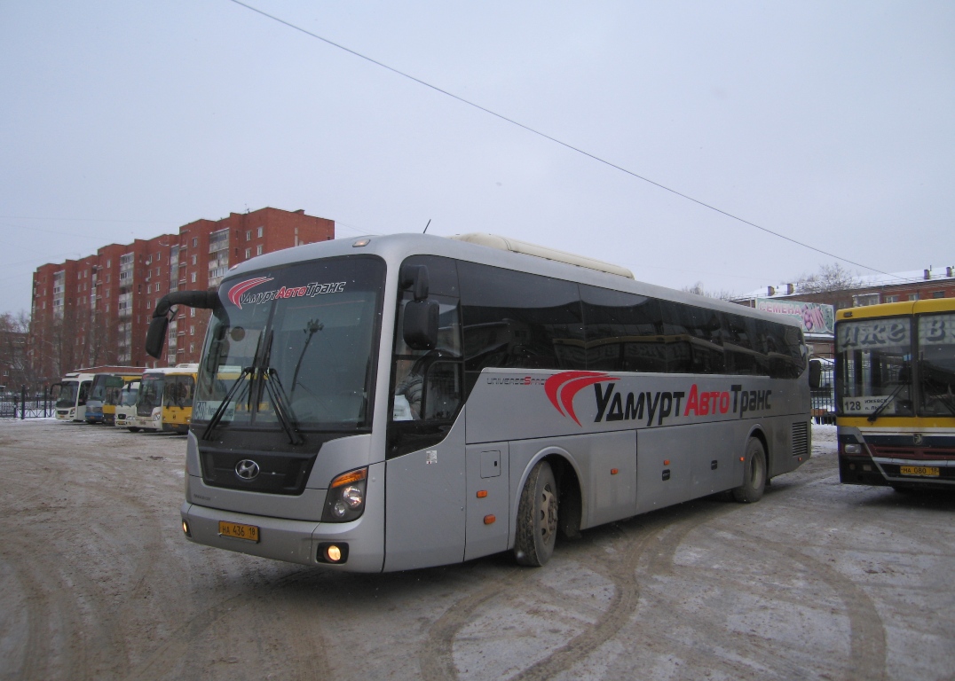 Удмуртия, Hyundai Universe Space Luxury № НА 436 18; Удмуртия, НефАЗ-5299-10-16 № МА 080 18