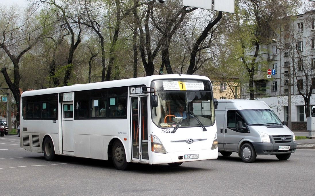 Хюндай алматы. Автобус Хендай Алматы.