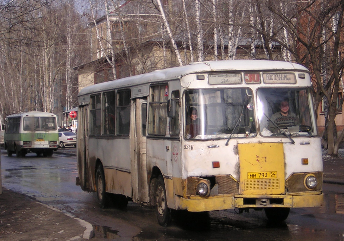 Novosibirsk region, PAZ-3205-110 Nr. 9263; Novosibirsk region, LiAZ-677M Nr. 9348