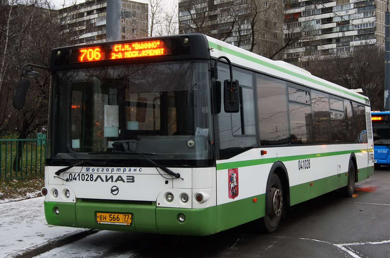 Moskau, LiAZ-5292.22 (2-2-2) Nr. 041028