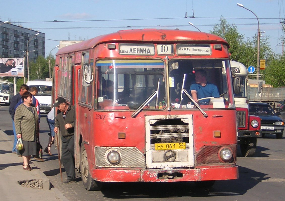 Новасібірская вобласць, ЛиАЗ-677М № 9307