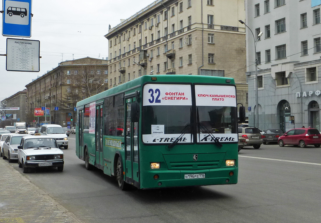 Автобус 32 майкоп. 28 Автобус Новосибирск. Автобус Новосибирск НЕФАЗ 28. Автобус 032. Маршрут 32.