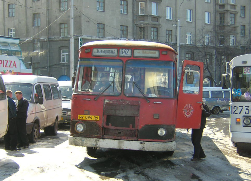 Новосибирская область, ЛиАЗ-677М № 9338