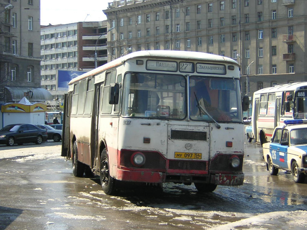 Новосибирская область, ЛиАЗ-677М № 9137