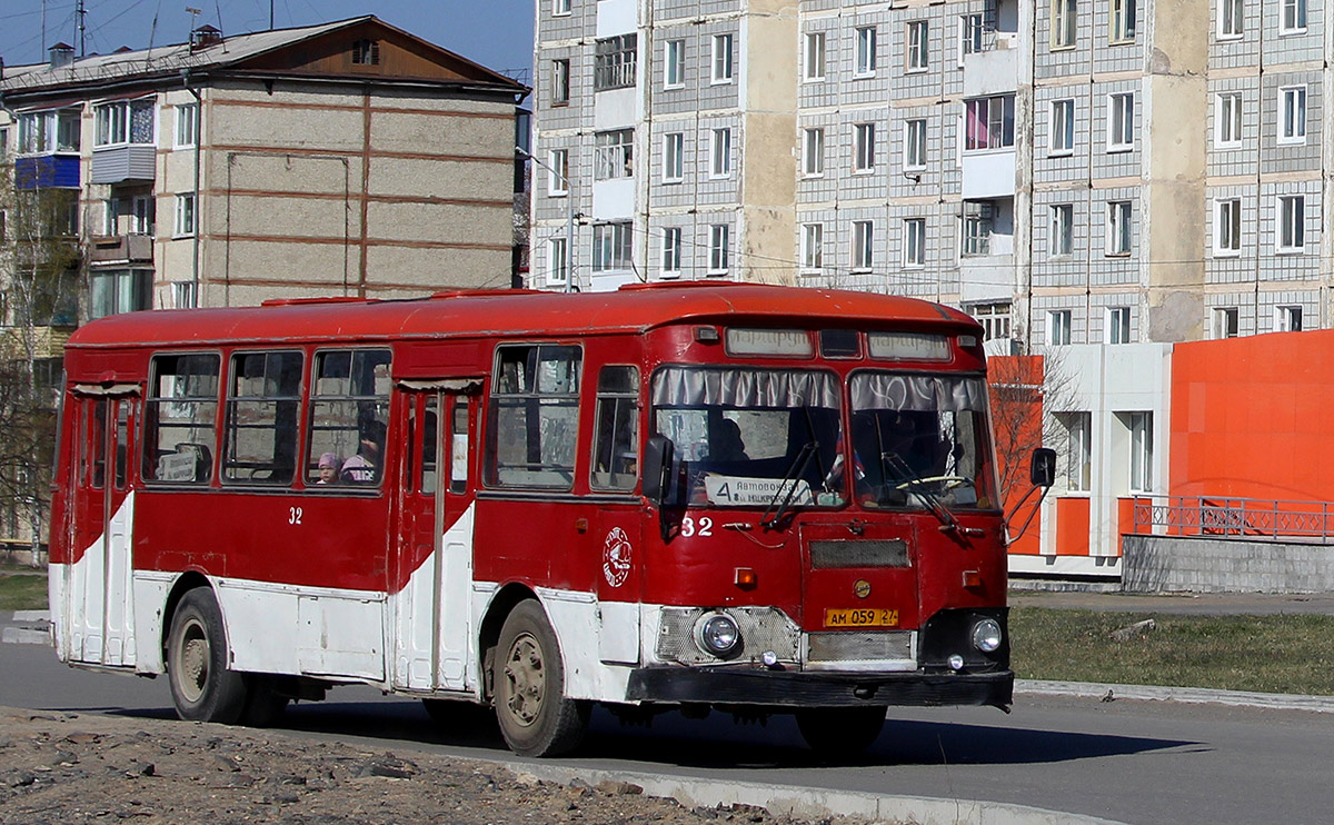 Хабаровский край, ЛиАЗ-677М № 32