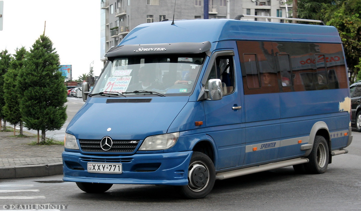 Mercedes Benz Sprinter с456ас136