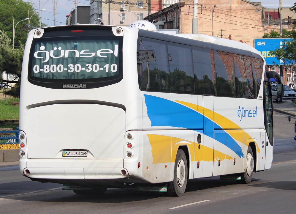 Kyjev, Neoplan P21 N2216SHD Tourliner SHD č. AA 5063 OM