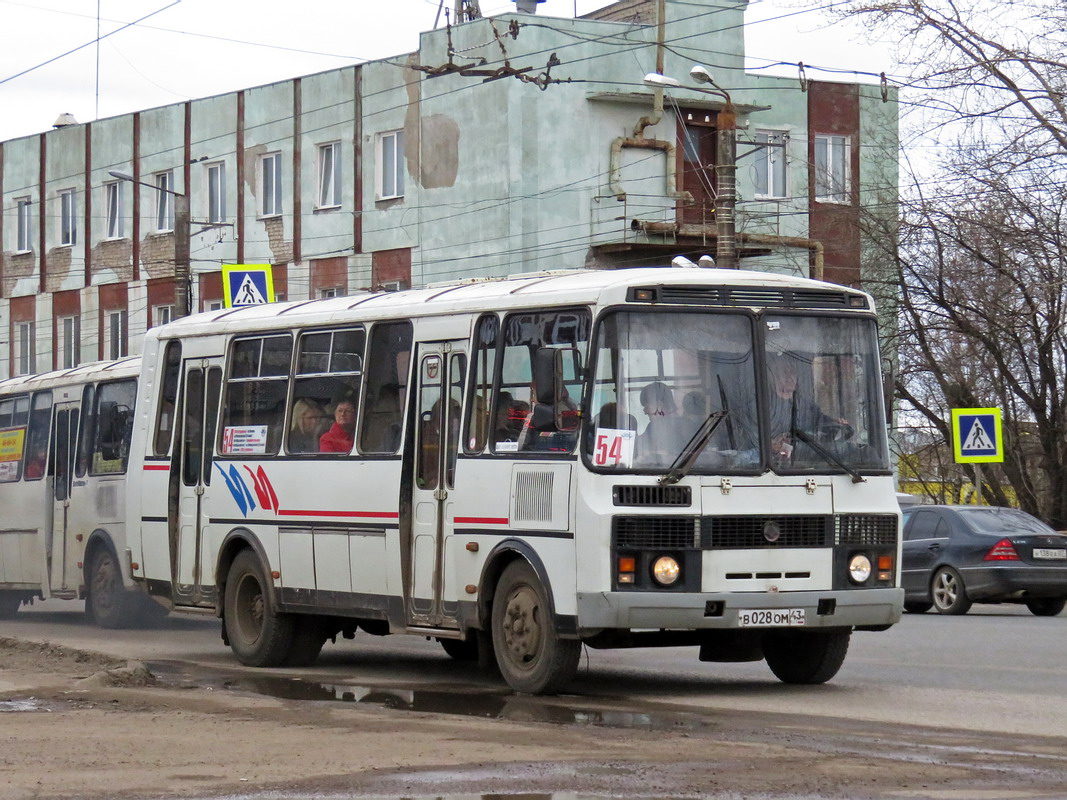 Кировская область, ПАЗ-4234 № В 028 ОМ 43