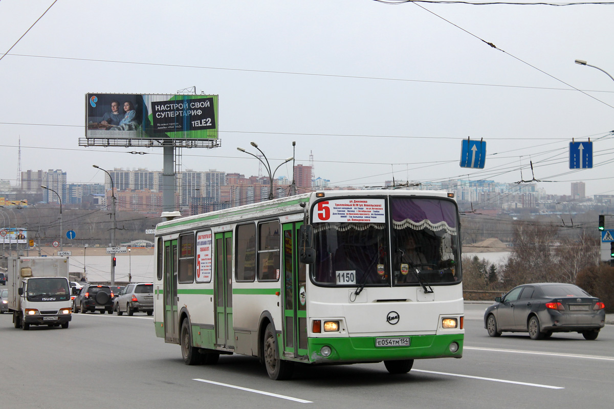 Новосибирская область, ЛиАЗ-5256.45 № Е 054 ТМ 154