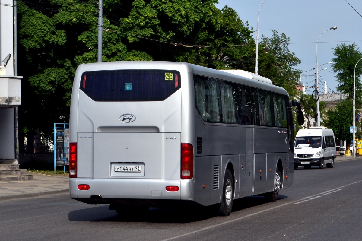 Krasnodar region, Hyundai Universe Space Luxury № У 044 НТ 93