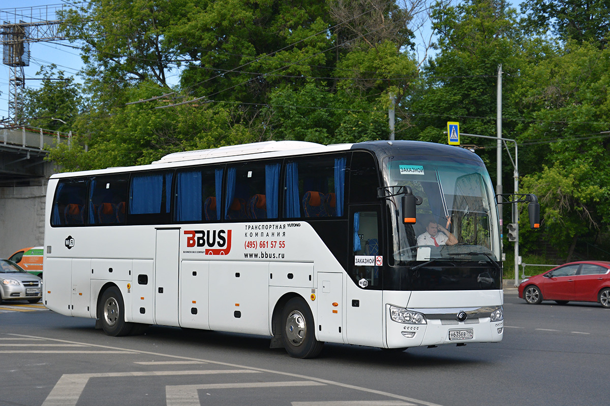 Москва, Yutong ZK6122H9 № Н 635 ЕВ 799