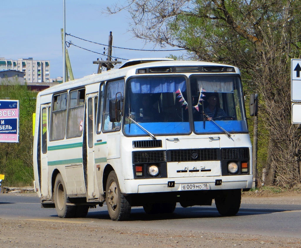 Удмуртия, ПАЗ-32054 № Е 009 МО 18