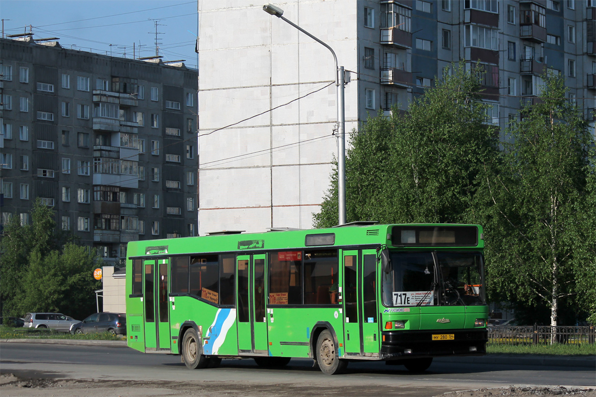 Новосибирская область, МАЗ-104.021 № 4125