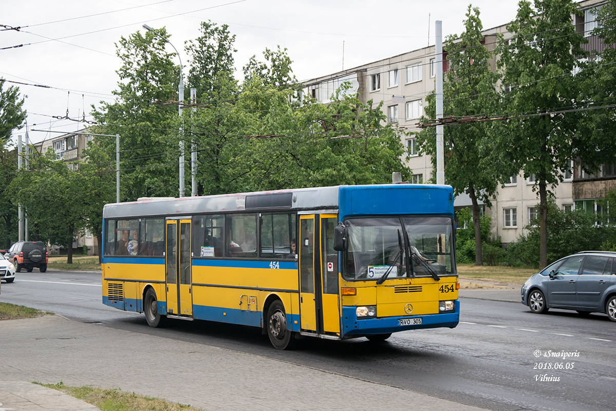 Lithuania, Mercedes-Benz O405 # 454