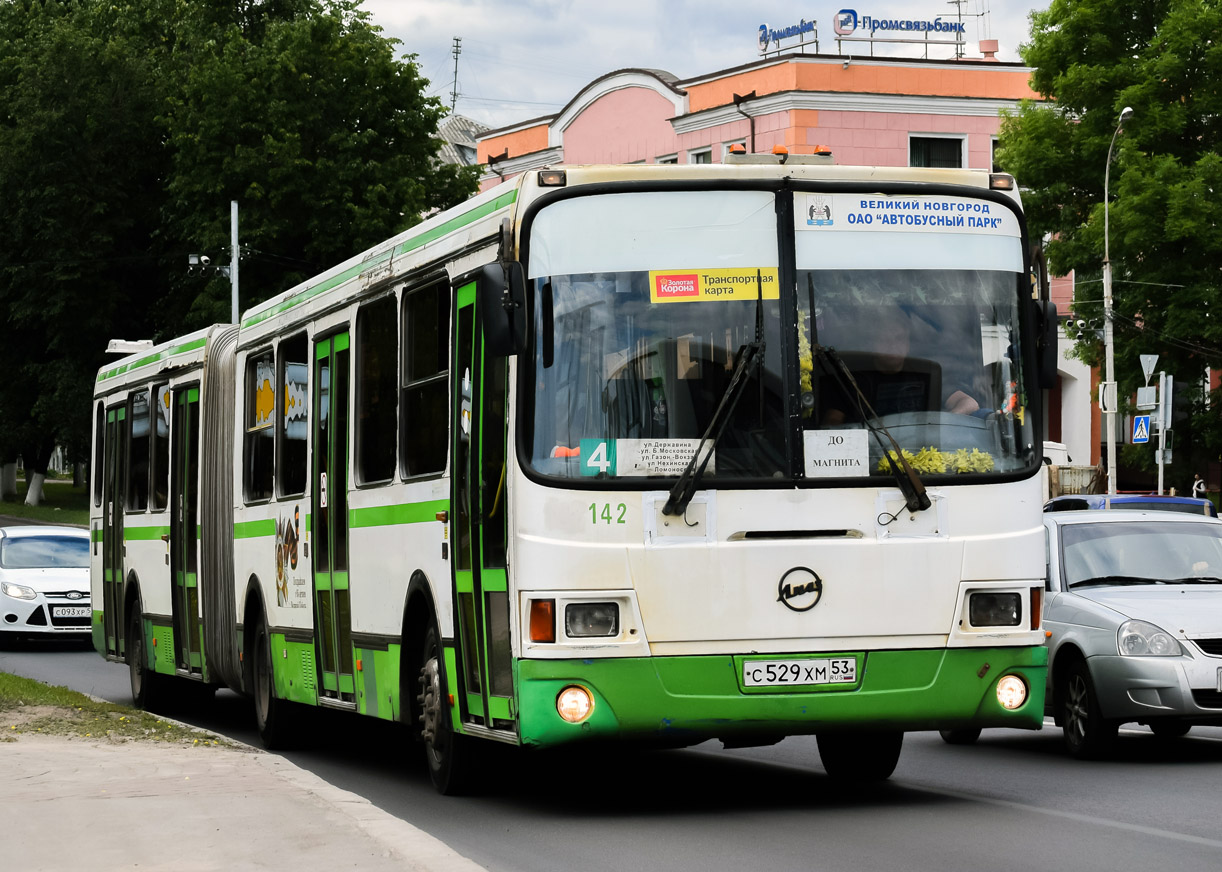 Novgorod region, LiAZ-6212.00 # 142