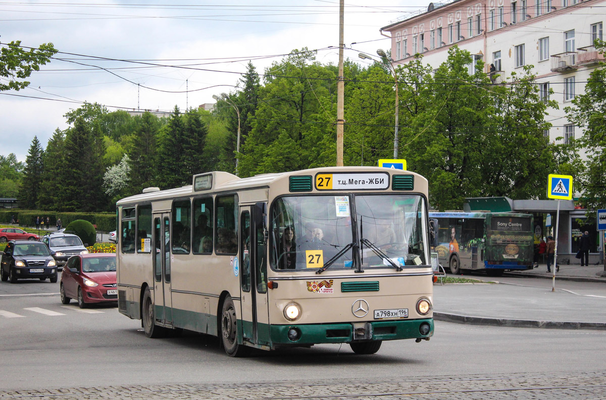 Свердловская область, Mercedes-Benz O305 № А 798 ХН 196