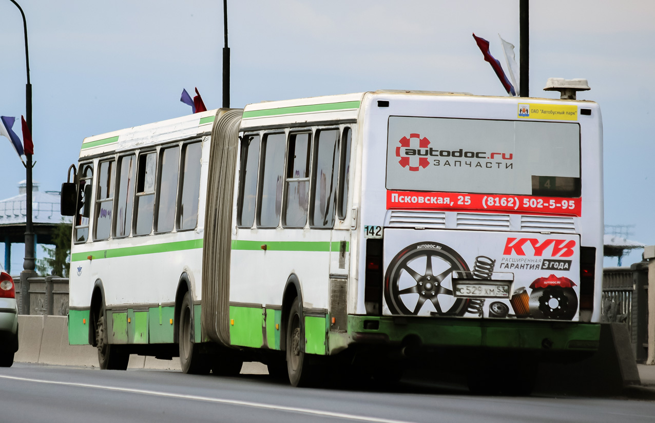 Novgorod region, LiAZ-6212.00 # 142