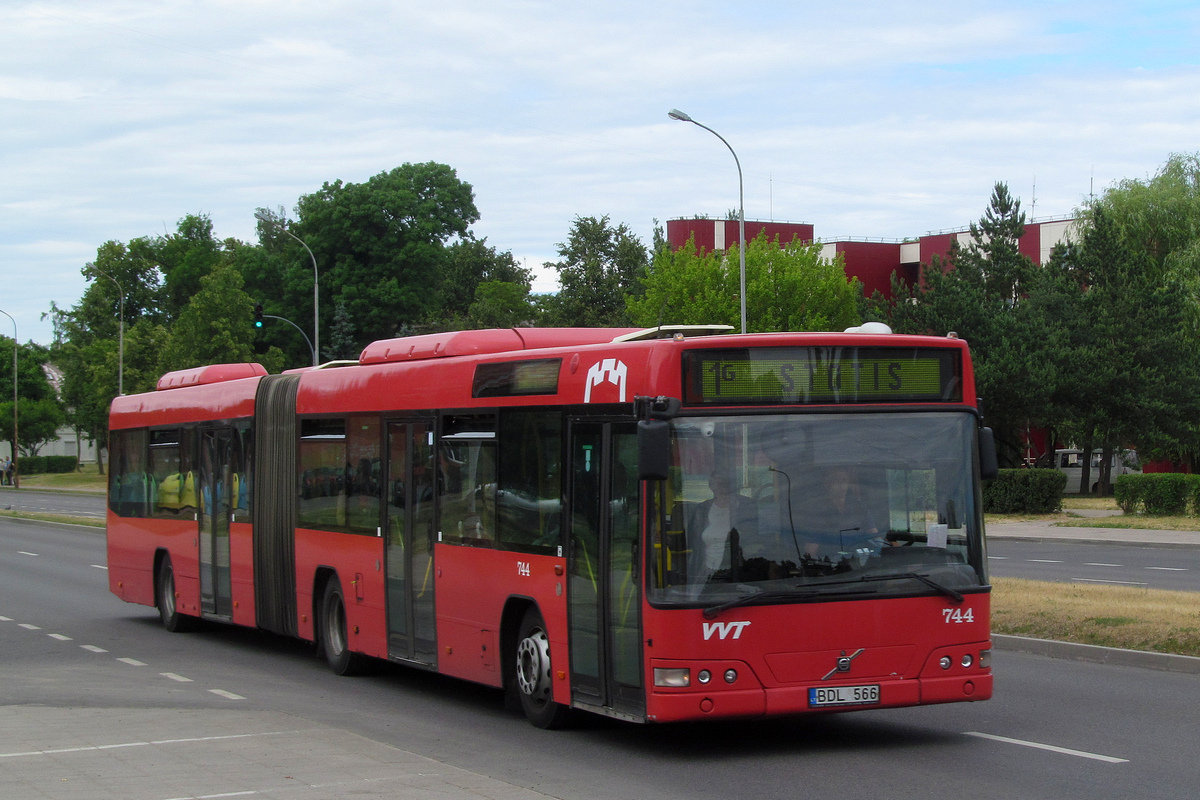 Литва, Volvo 7700A № 744