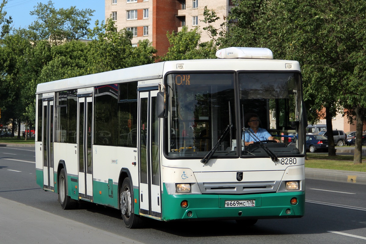 Sankt Petersburg, NefAZ-52994-40-42 Nr 8280