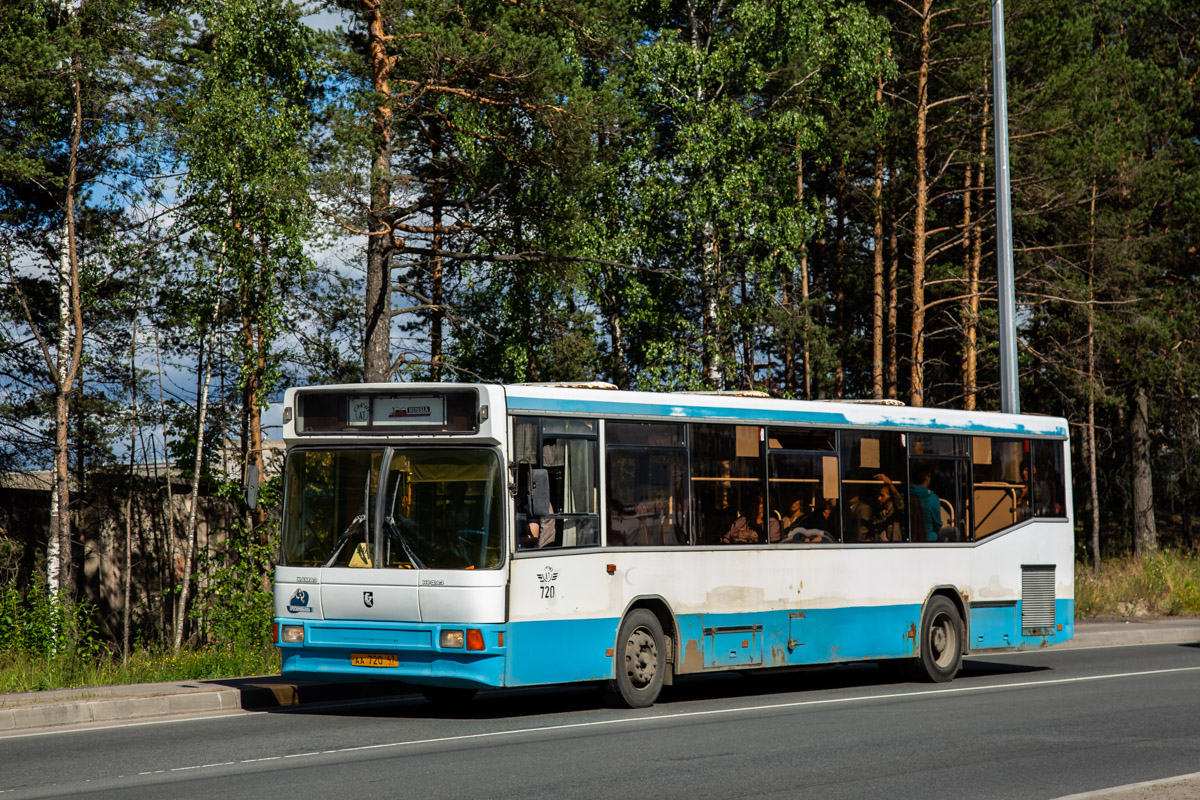 Leningrad Gebiet, NefAZ-5299 Nr. АА 720 47