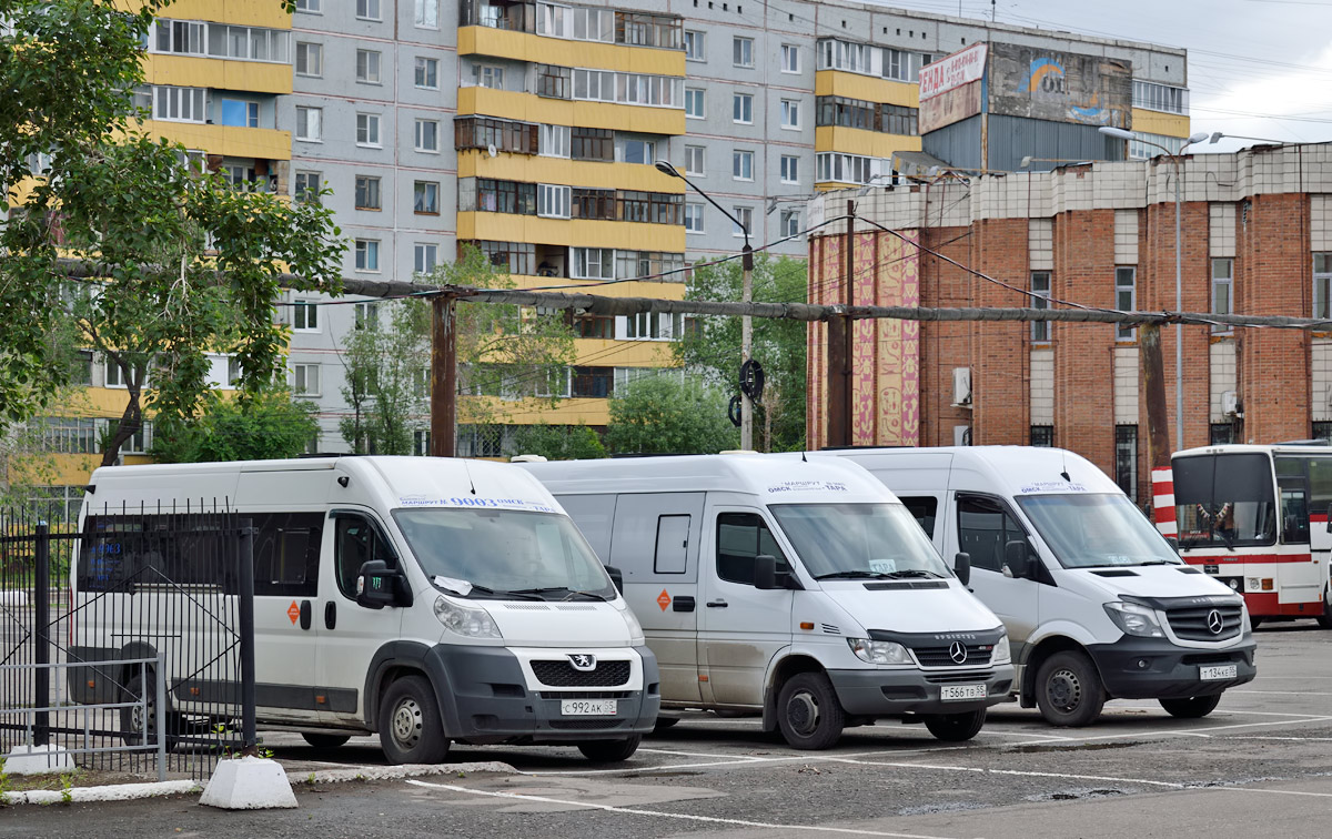 Омская область, Нижегородец-2227SK (Peugeot Boxer) № С 992 АК 55; Омская область, Луидор-223201 (MB Sprinter Classic) № Т 566 ТВ 55; Омская область, Луидор-22360C (MB Sprinter) № Т 134 КЕ 55; Омская область — Автовокзалы