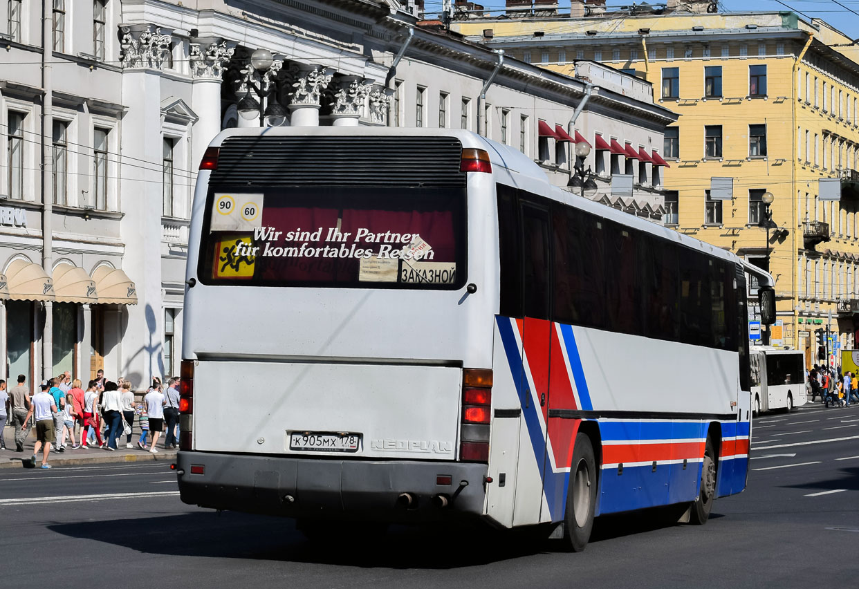 Sankt Petersburg, Neoplan N316K Transliner Nr. К 905 МХ 178