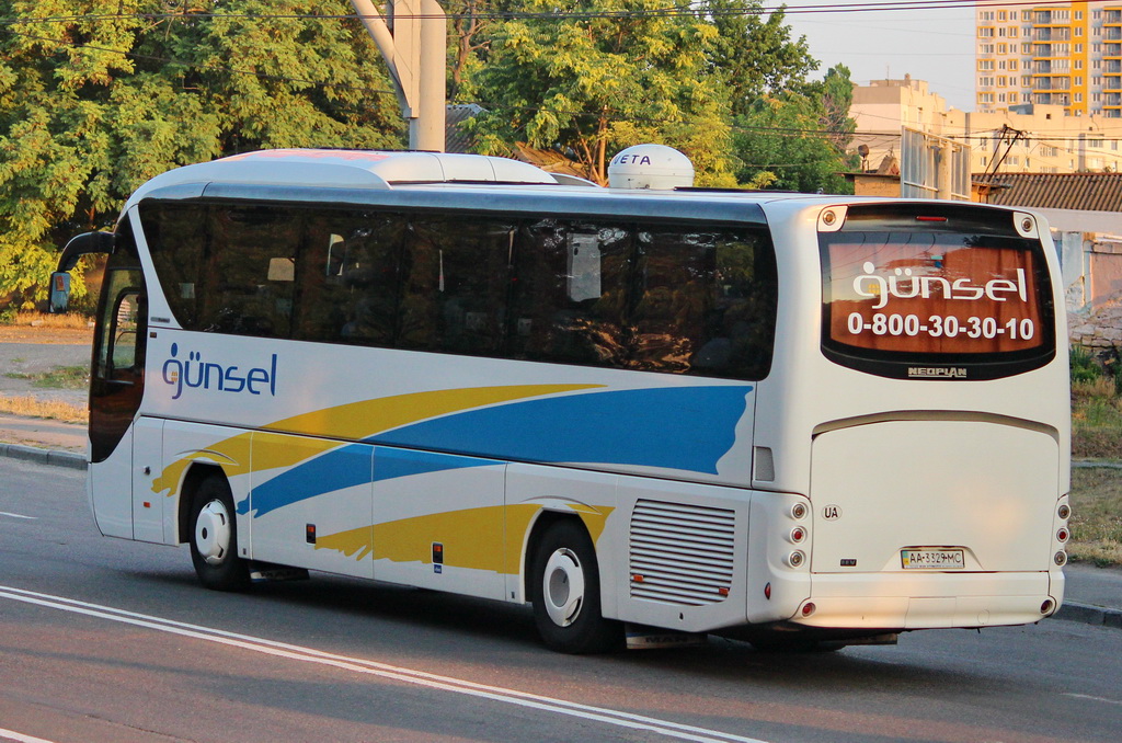 Киев, Neoplan P21 N2216SHD Tourliner SHD № AA 3329 MC