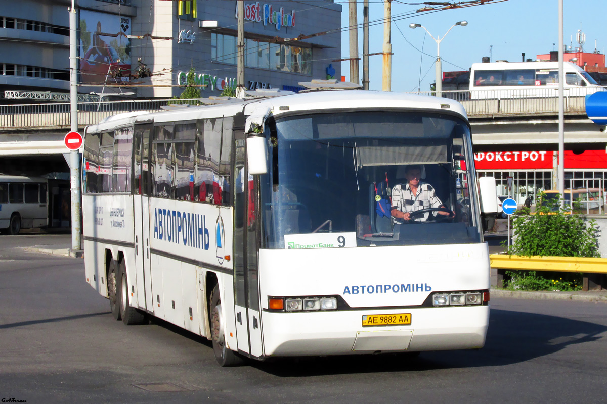 Днепропетровская область, Neoplan N318/3Ü Transliner № AE 9882 AA