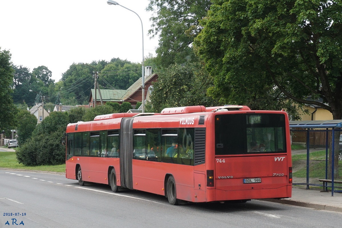 Литва, Volvo 7700A № 744