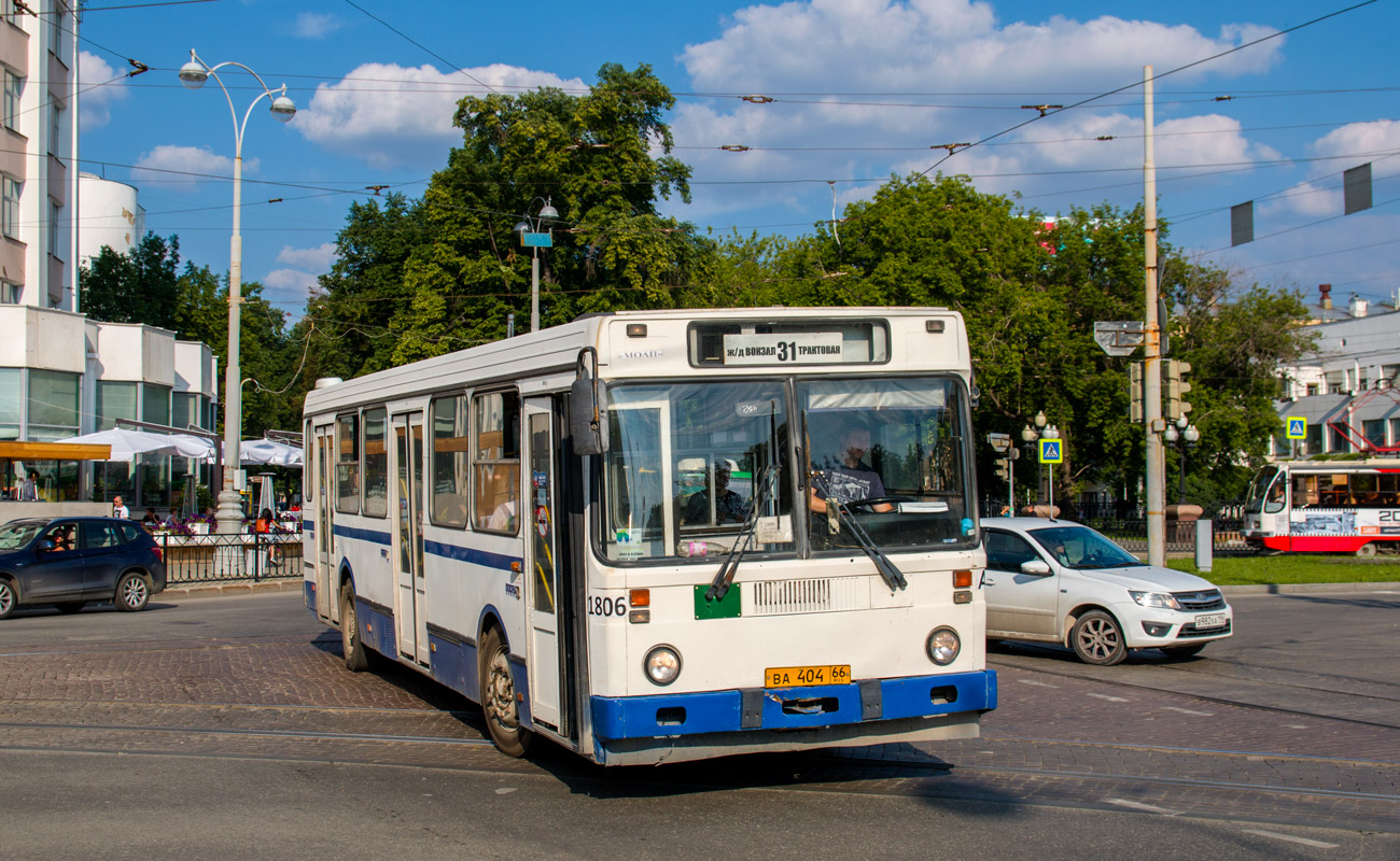 Свердловская область, ЛиАЗ-5256.45 № 1806