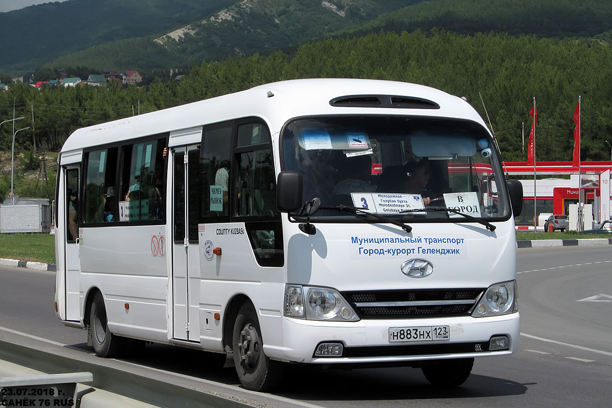 Krasnodar region, Hyundai County Kuzbass Nr. Н 883 НХ 123