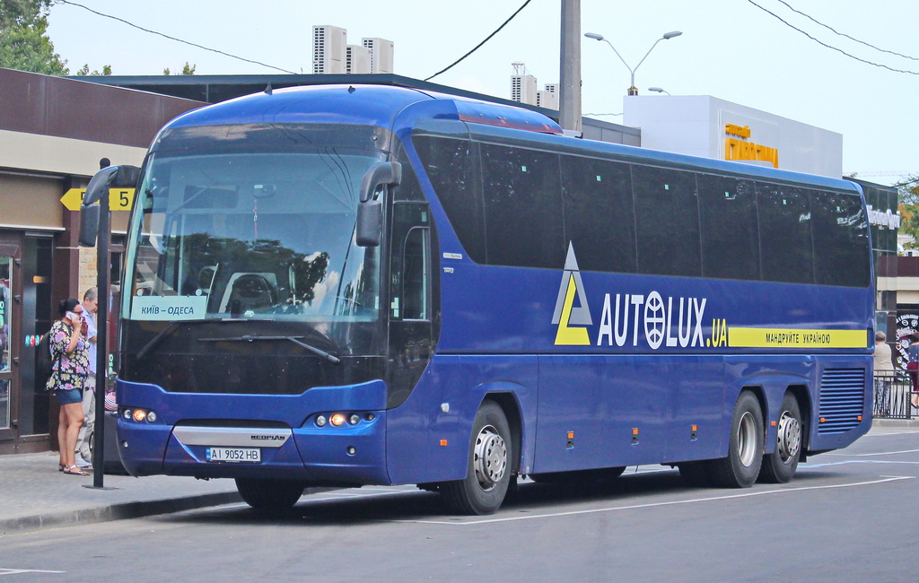 Киев, Neoplan P22 N2216/3SHDL Tourliner L № 752